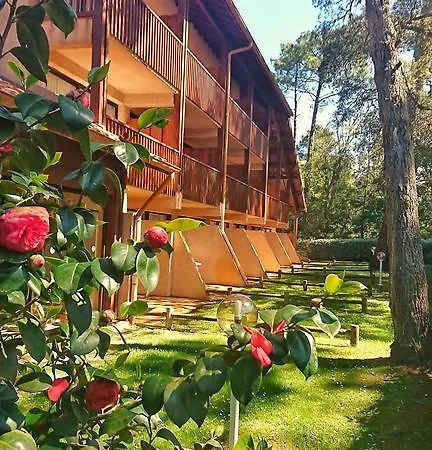 Résidence Hôtelière Les Acanthes Appart hôtel 2*