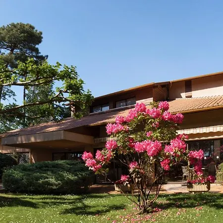 Hoteliere Les Acanthes 2* Soorts-Hossegor