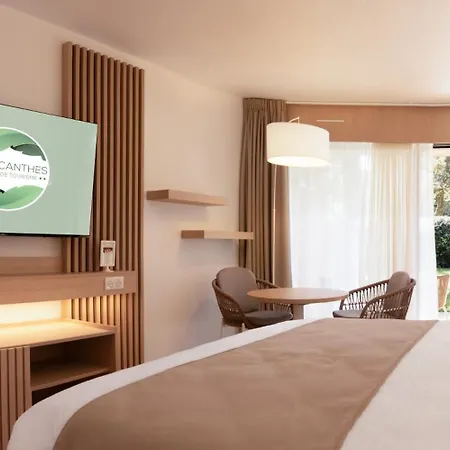 Hoteliere Les Acanthes 2*
