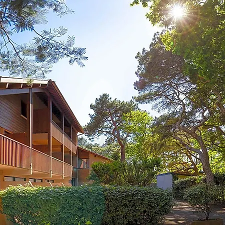 شقة فندقية Hoteliere Les Acanthes 2*