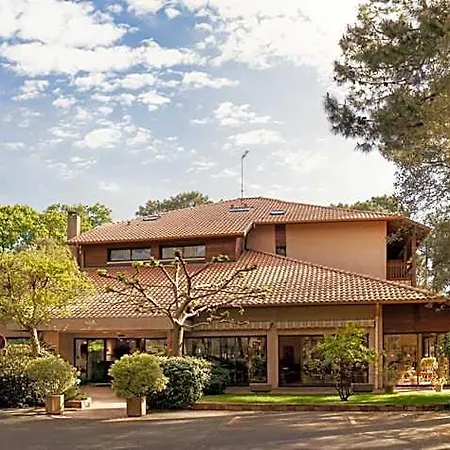 Hoteliere Les Acanthes 2* سورت-هوسيغور