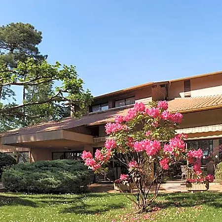 Hoteliere Les Acanthes شقة فندقية