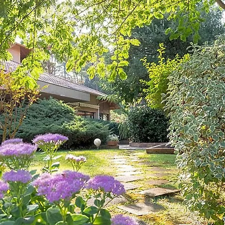 Aparthotel Hoteliere Les Acanthes 2*