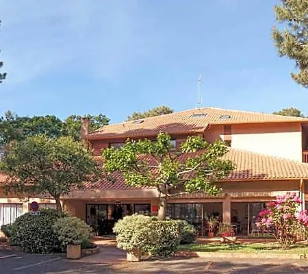 Hoteliere Les Acanthes 2*