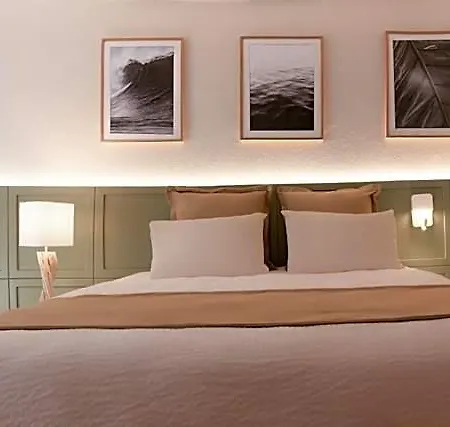 Hoteliere Les Acanthes 2* سورت-هوسيغور