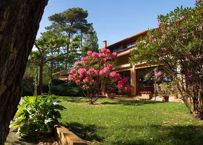 Hoteliere Les Acanthes