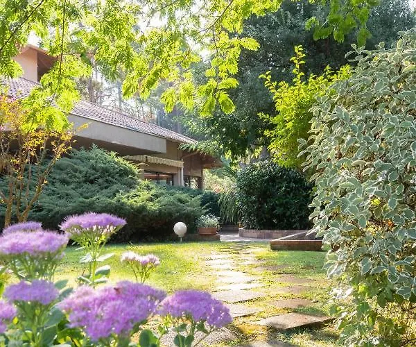 Lejlighedshotel Hoteliere Les Acanthes 2*