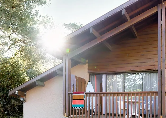 Hoteliere Les Acanthes