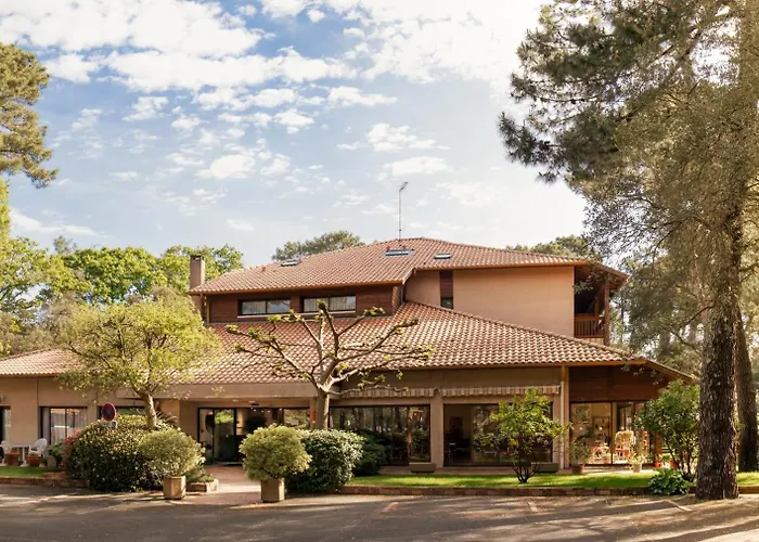Hoteliere Les Acanthes Lejlighedshotel
