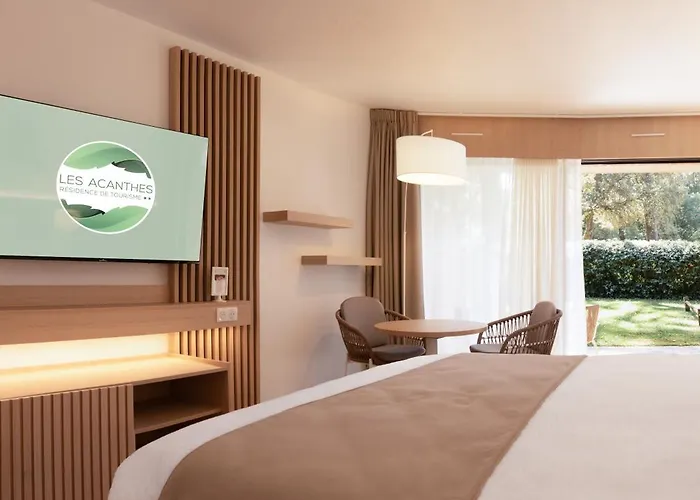 Hoteliere Les Acanthes 2*