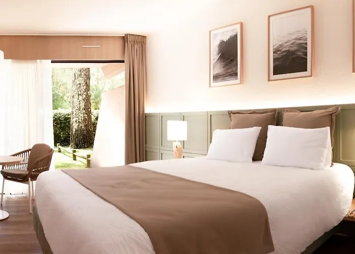 Hoteliere Les Acanthes 2* Soorts-Hossegor