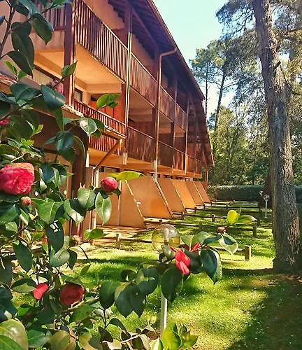 Hoteliere Les Acanthes Lejlighedshotel 2*